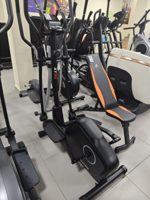 Эллиптический тренажер Maxfit XT30